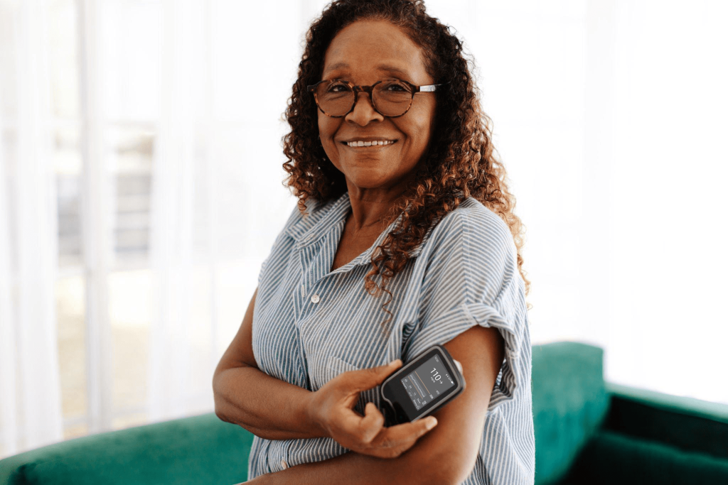woman using AI-driven CGM
